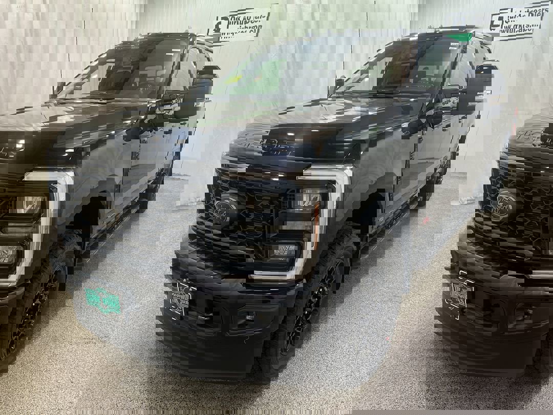 2026 Ford F-350 Lariat photo 3