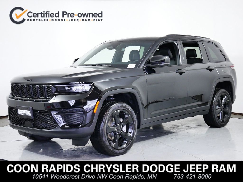 2024 Jeep Grand Cherokee Altitude's photo