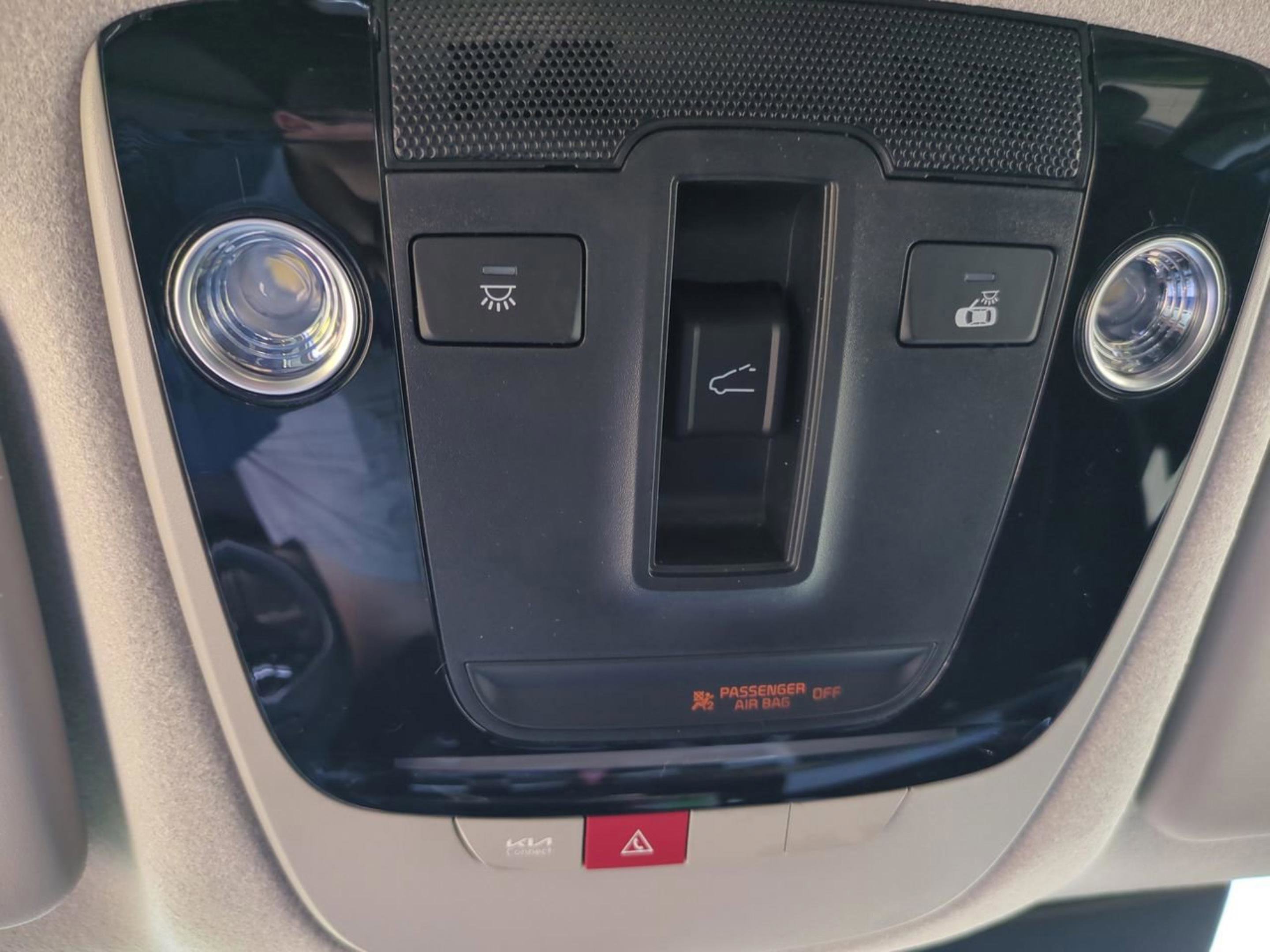 2025 Kia Niro SX photo 21