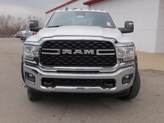 2024 Ram 4500 SLT photo 2