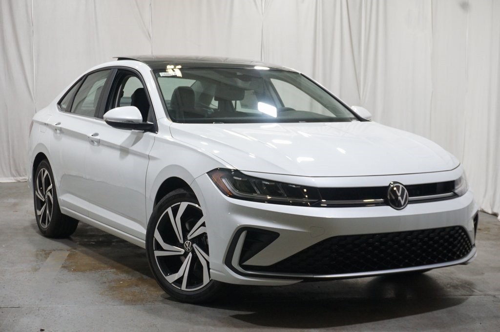 2025 Volkswagen Jetta 1.5T SEL photo 2