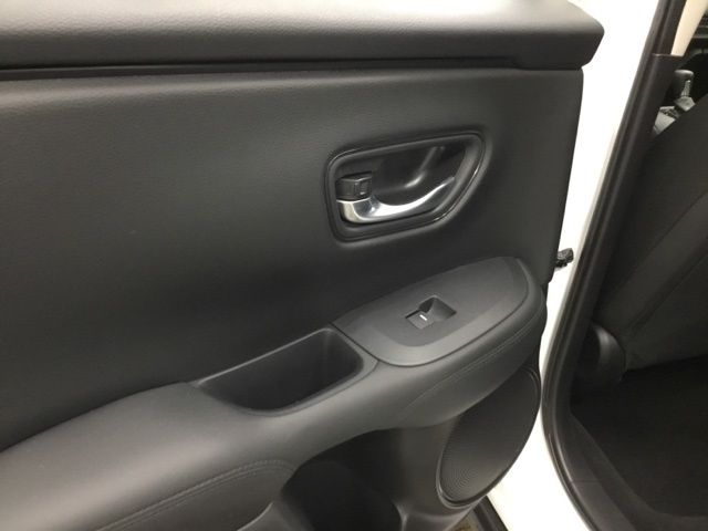 2025 Honda HR-V LX photo 8