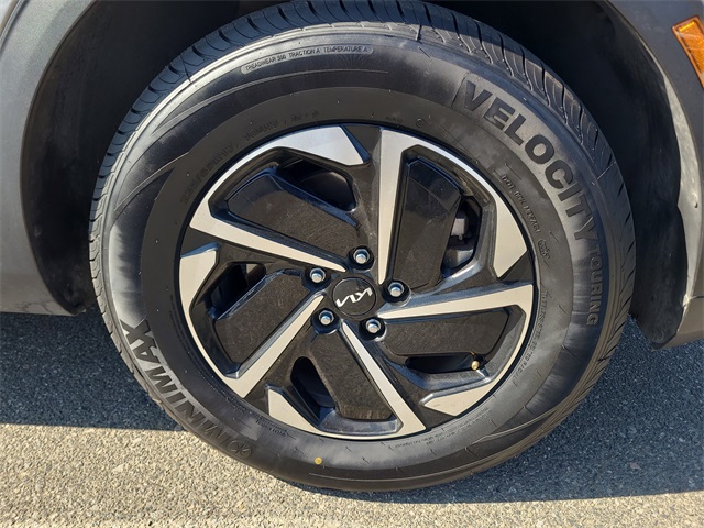2023 Kia Sportage Hybrid LX photo 5
