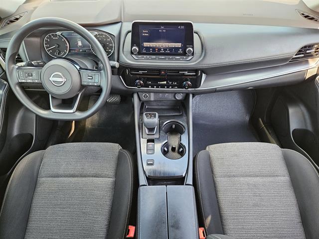 2022 Nissan Rogue SV photo 16