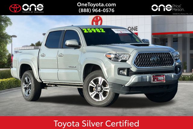 2018 Toyota Tacoma TRD Sport's photo