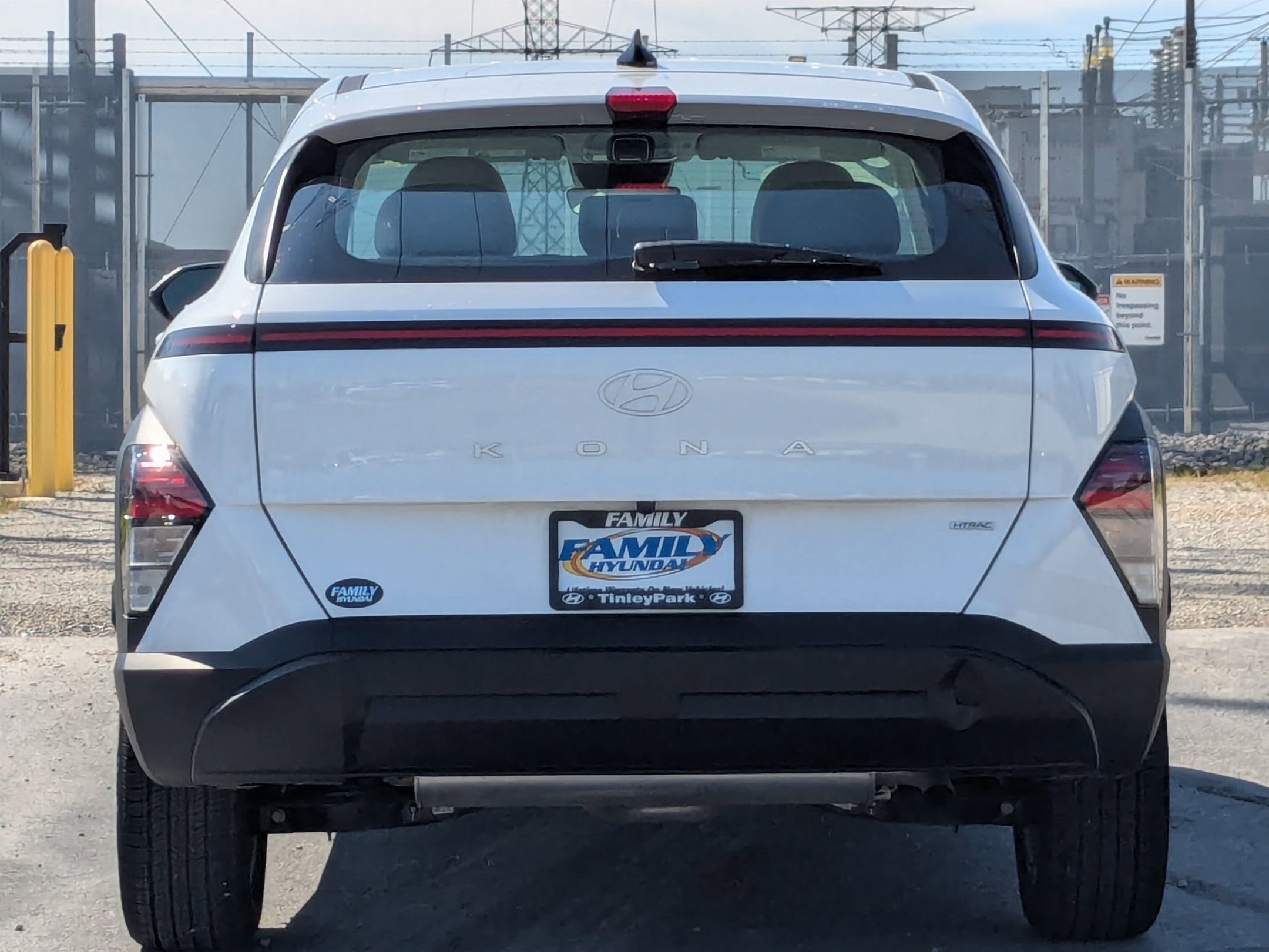 2025 Hyundai Kona SE photo 4