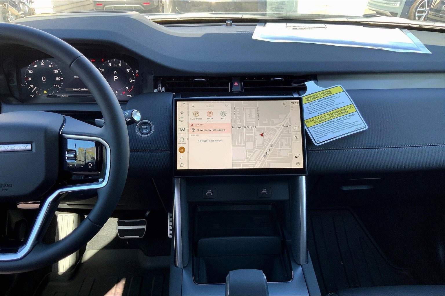 2025 Land Rover Discovery Sport Dynamic SE photo 3