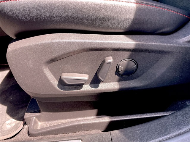 2024 Ford Edge ST photo 4