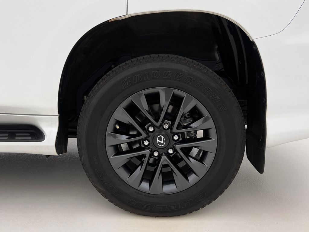 2023 Lexus GX 460 photo 32