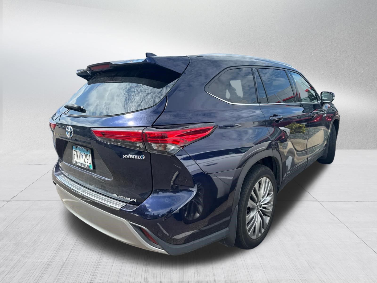 2021 Toyota Highlander Hybrid Platinum photo 3