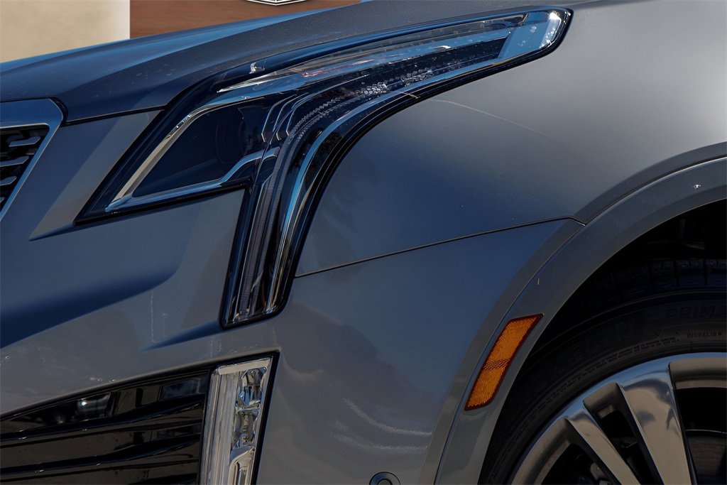 2026 Cadillac XT5 Premium Luxury photo 3