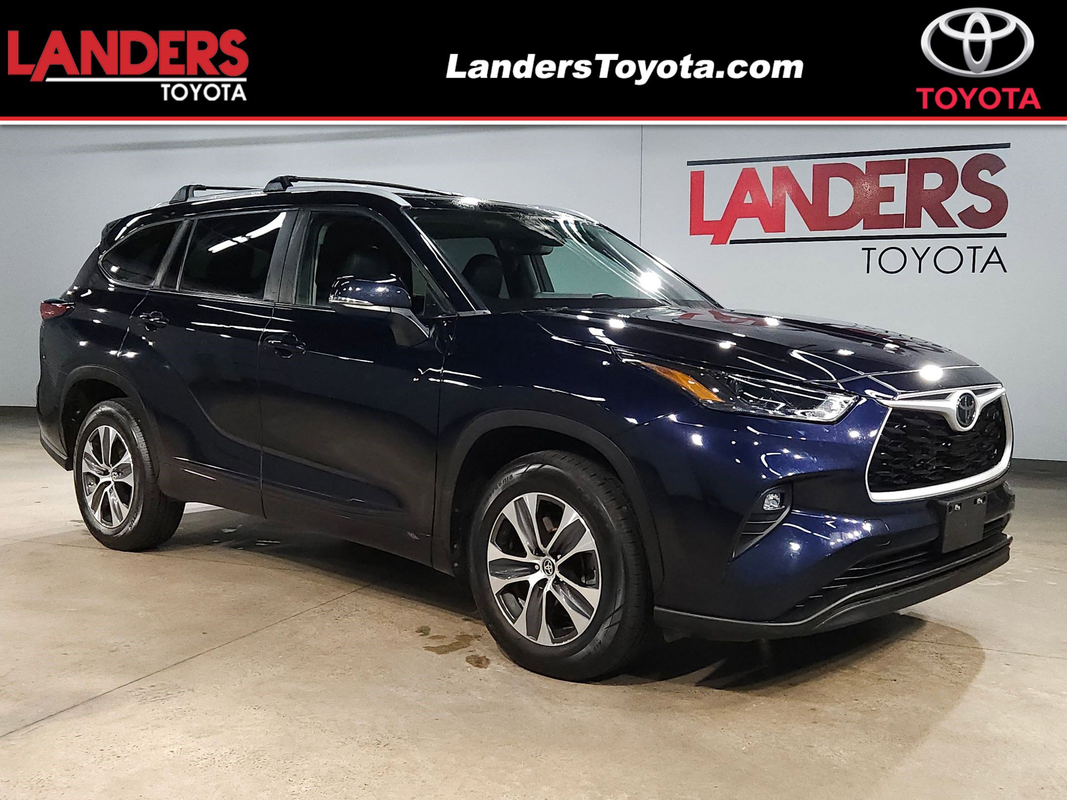 2023 Toyota Highlander XLE's photo