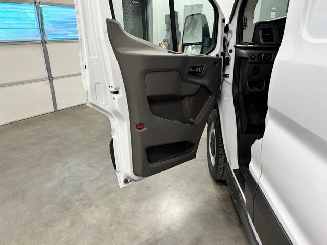 2025 Ford Transit photo 21