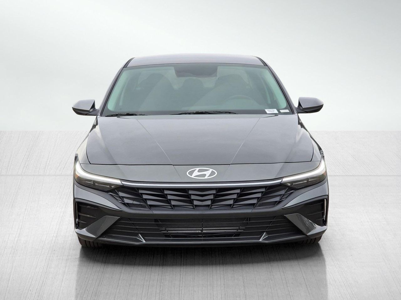2026 Hyundai Elantra SE photo 2