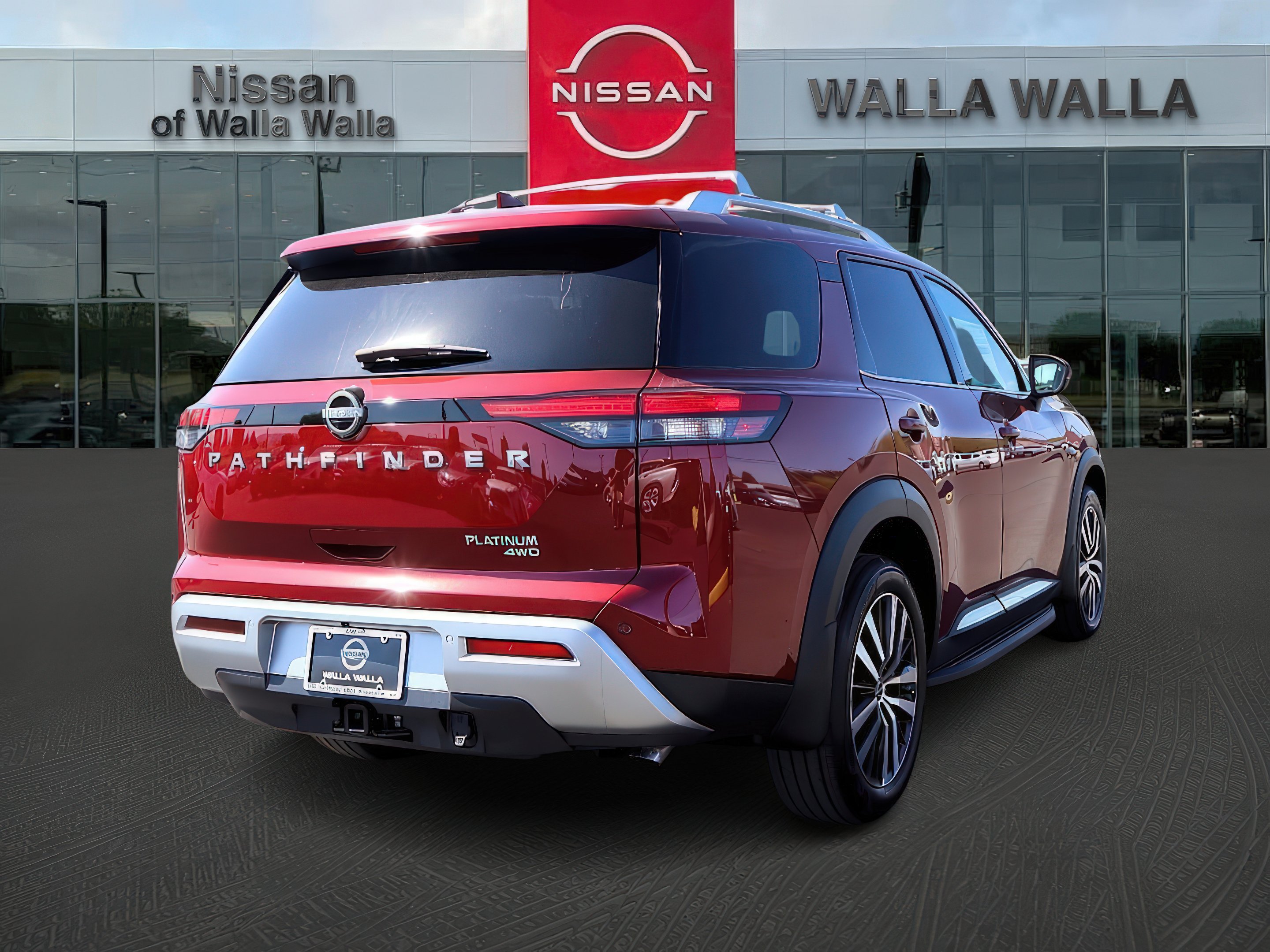 2025 Nissan Pathfinder Platinum photo 5