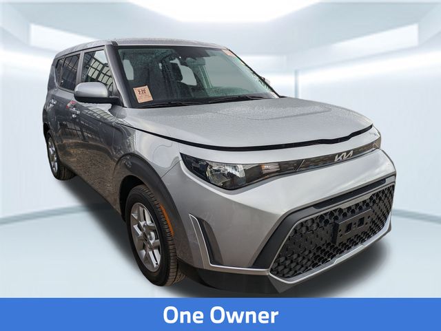 2023 Kia Soul LX photo 3