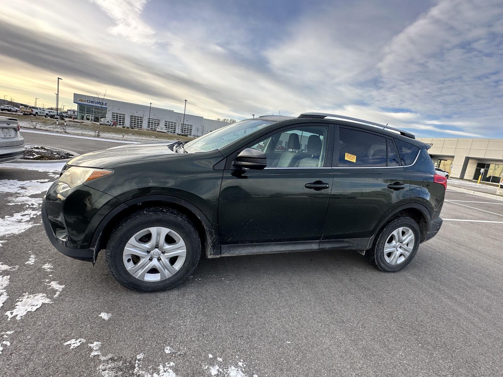 Used 2013 Toyota RAV4 LE with VIN 2T3BFREV2DW067006 for sale in Kansas City