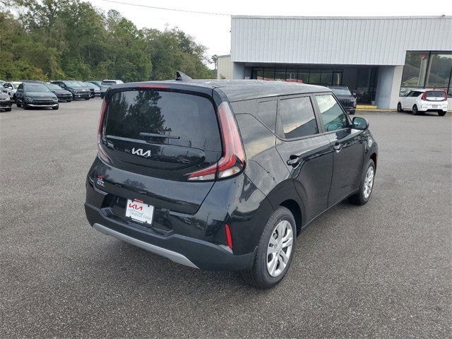 2025 Kia Soul LX photo 3