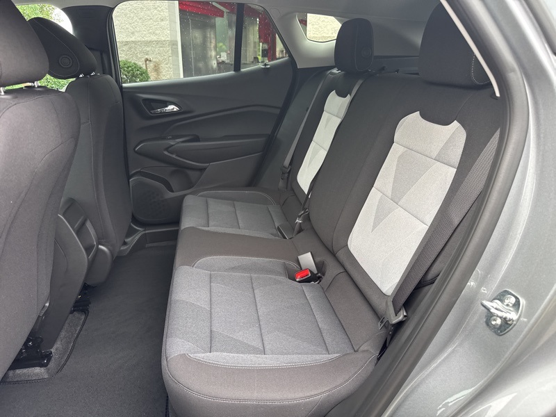2025 Chevrolet Trax LS photo 27
