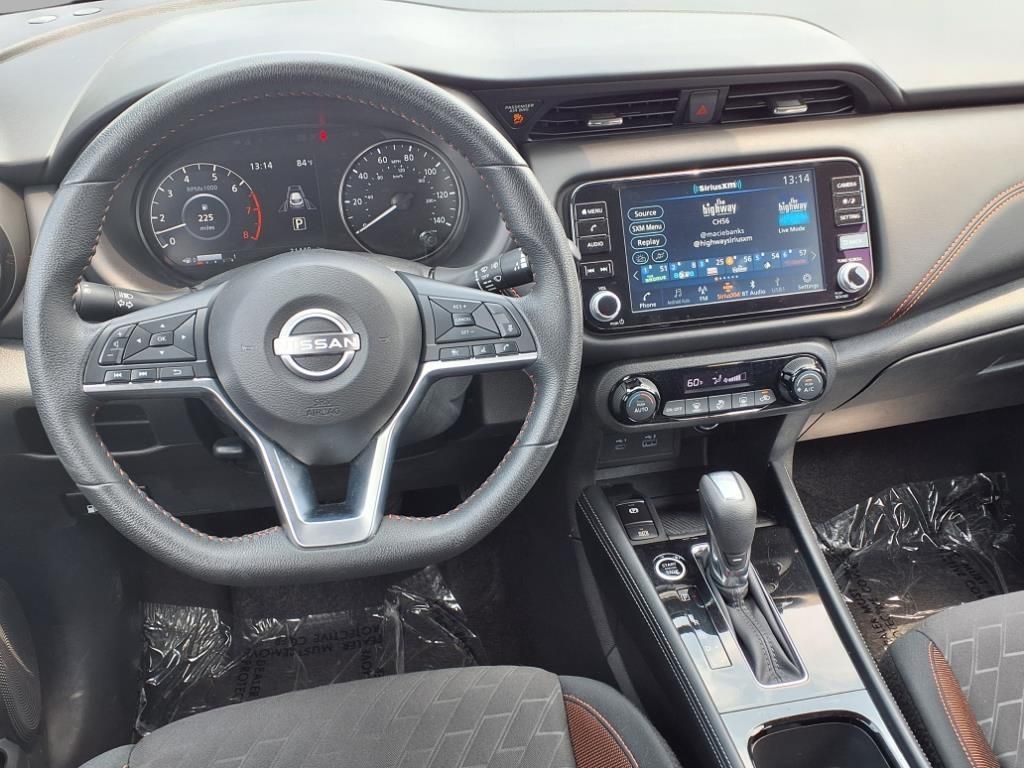 2024 Nissan Kicks SR photo 4