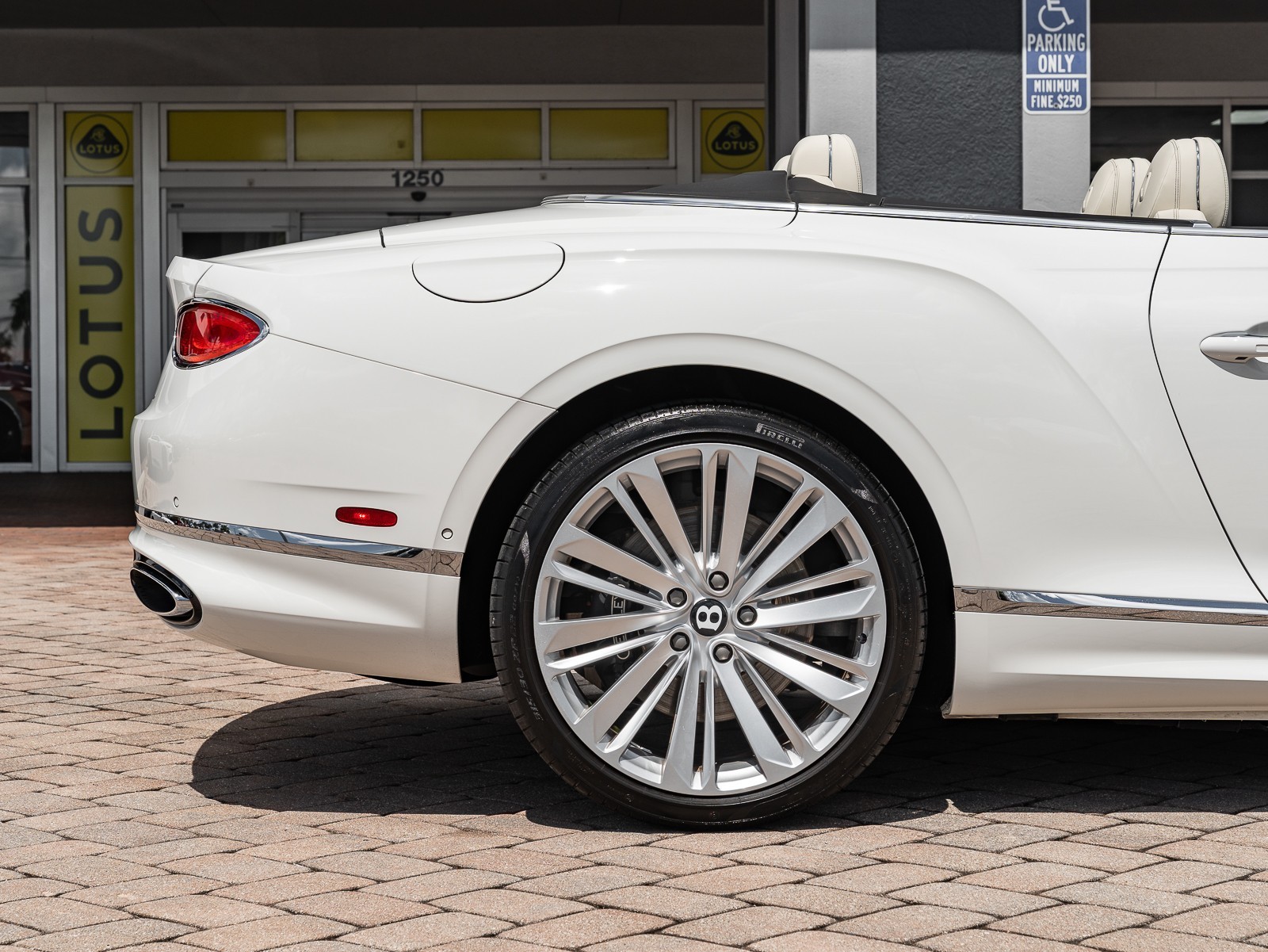 2022 Bentley Continental GTC Speed photo 25
