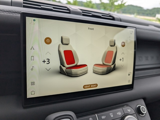 2025 Land Rover Defender 110 S photo 14