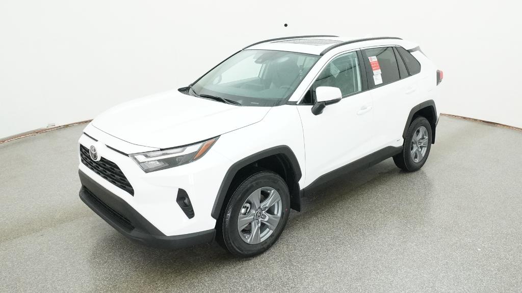 2025 Toyota RAV4 XLE's photo
