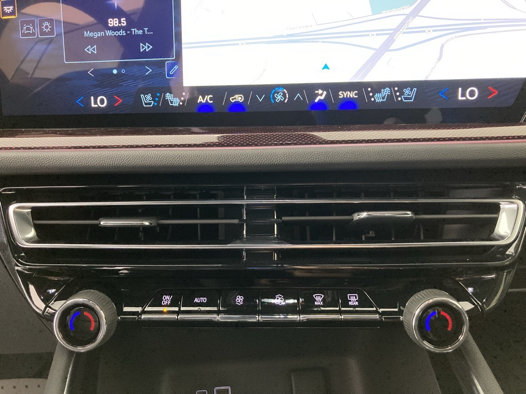 2026 Chevrolet Traverse RS photo 3