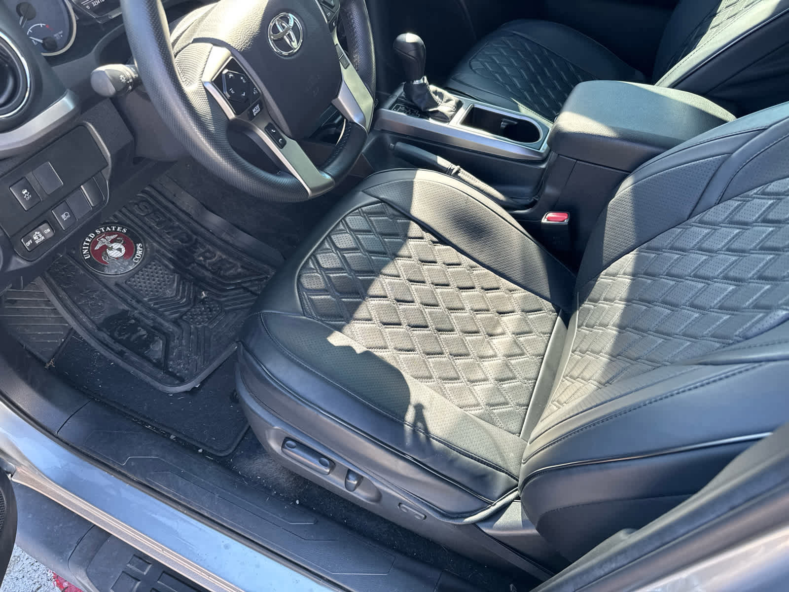 Used 2021 Toyota Tacoma SR5 with VIN 5TFAZ5CN9MX106362 for sale in Little Rock