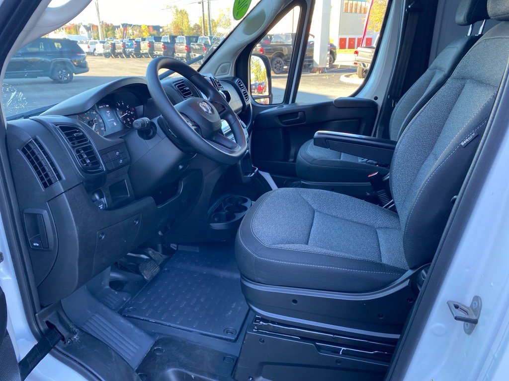 2025 Ram ProMaster 2500 photo 4