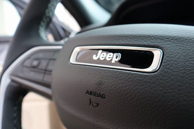 2025 Jeep Grand Cherokee Limited photo 18