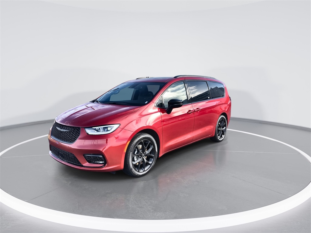 2026 Chrysler Pacifica Limited photo 4