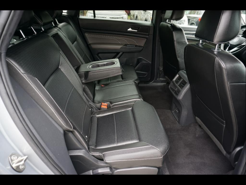 2021 Volkswagen Atlas Cross Sport V6 SEL photo 16