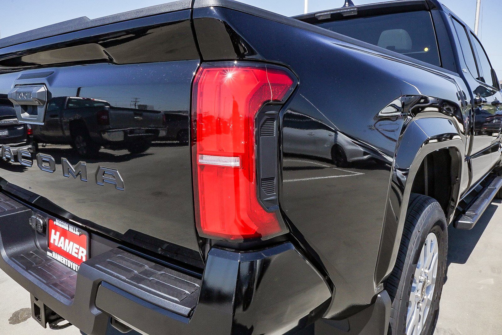 2025 Toyota Tacoma SR5 photo 7