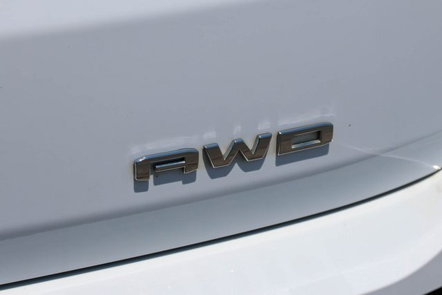Used 2023 Summit White GMC SLE image 9
