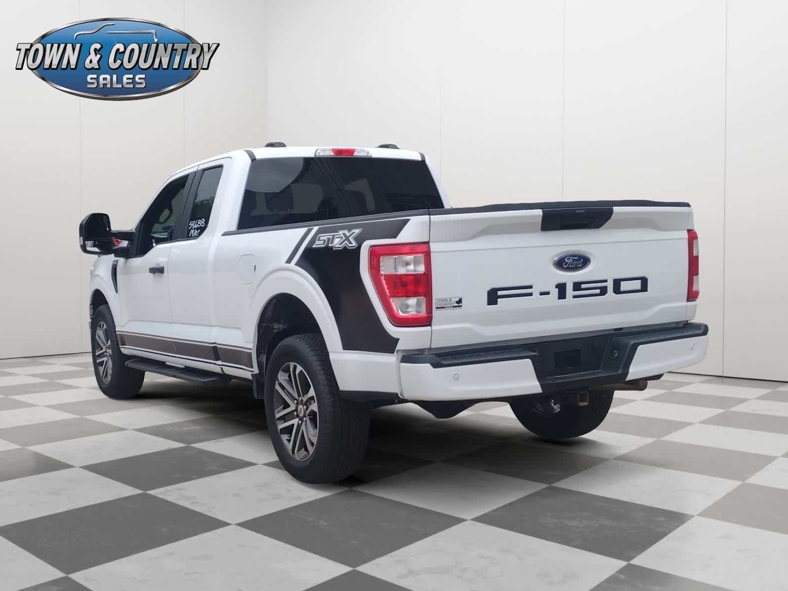 2022 Ford F-150 XL photo 3