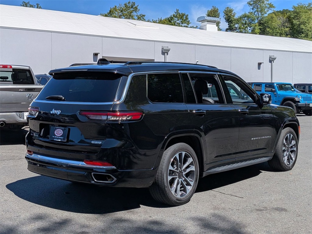 2023 Jeep Grand Cherokee Overland photo 2