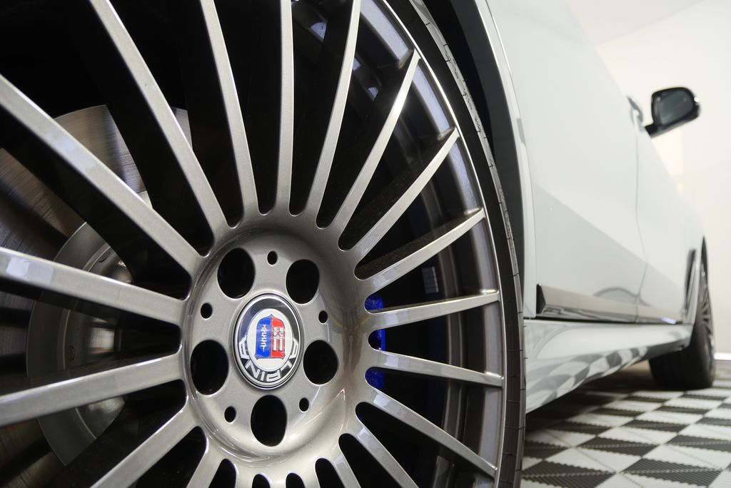 2026 Bmw X7 ALPINA XB7 photo 3