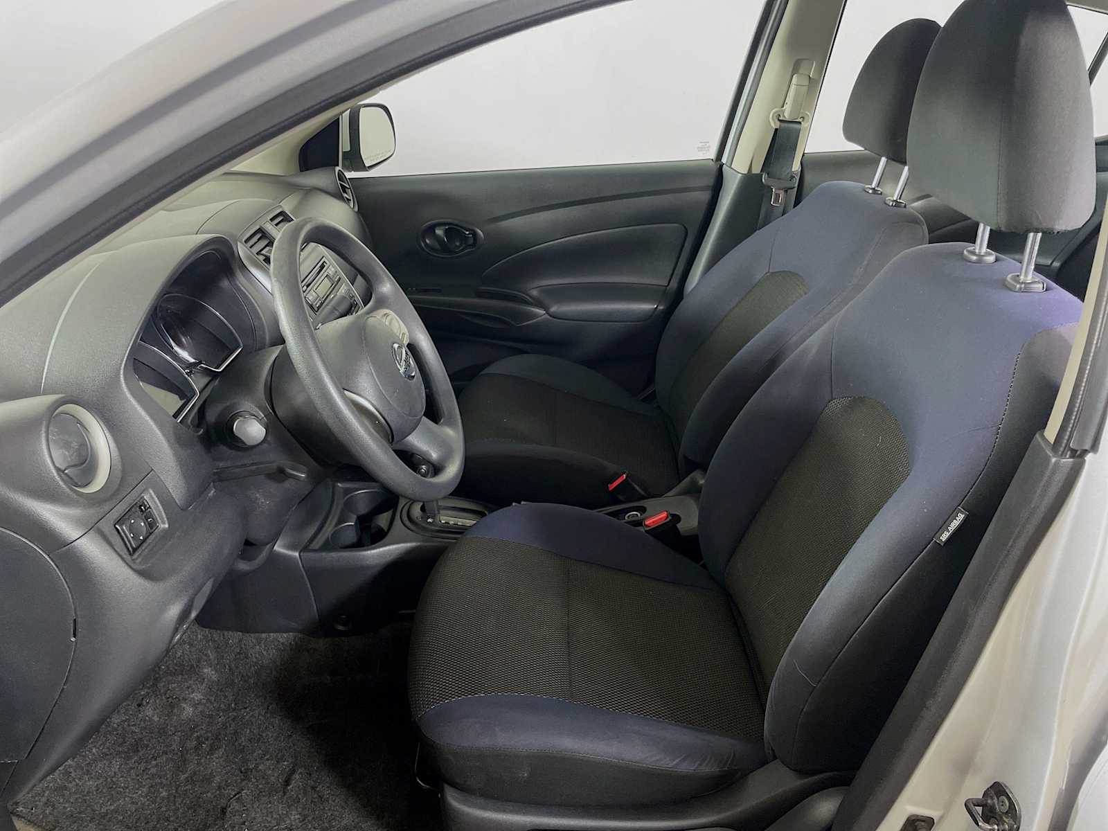 2012 Nissan Versa SV photo 17