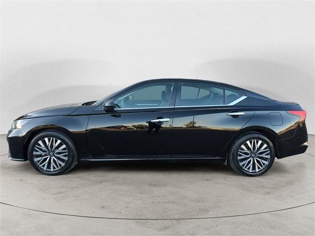 Used 2023 Nissan Altima SV with VIN 1N4BL4DV7PN313675 for sale in Meridian, ID