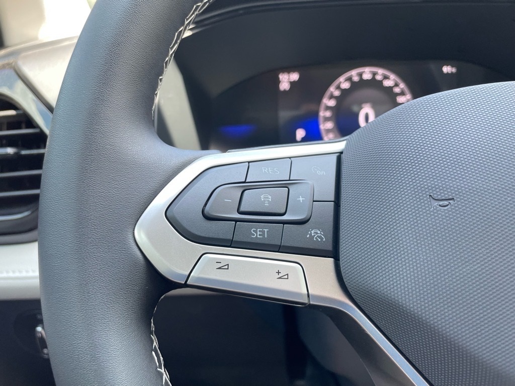 2025 Volkswagen Taos S photo 4