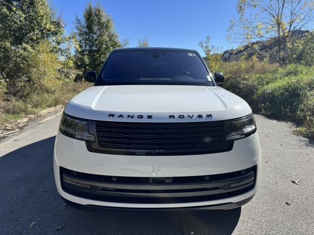 2023 Land Rover Range Rover SE photo 2