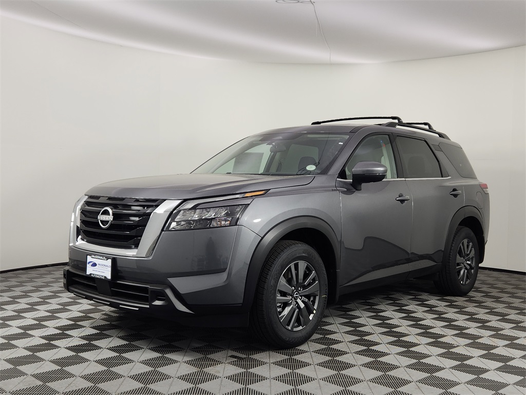 2025 Nissan Pathfinder SV's photo