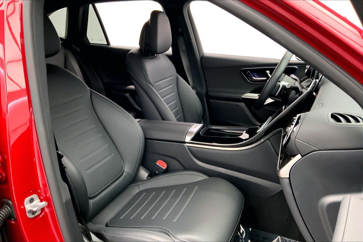 2025 Mercedes Benz GLC 300 4MATIC photo 4