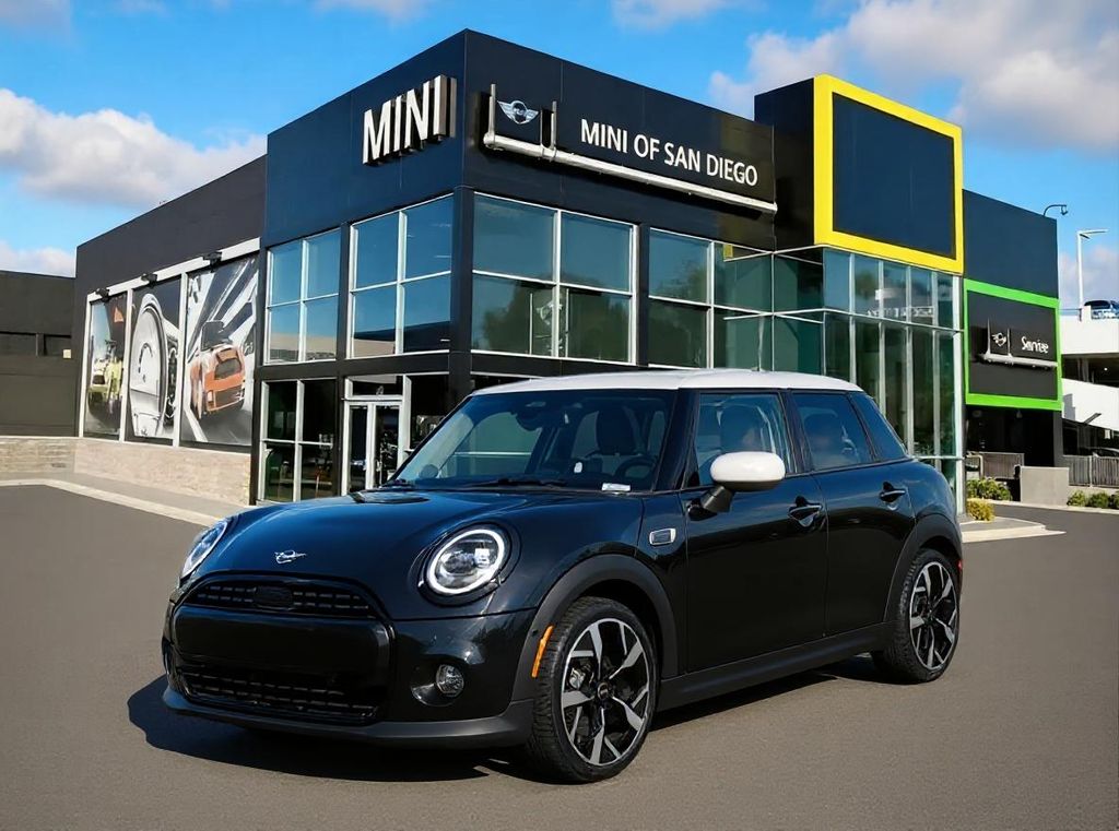 2026 MINI Hardtop 4 Door's photo