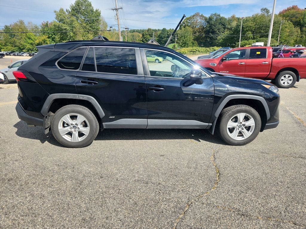 2019 Toyota RAV4 Hybrid LE photo 7