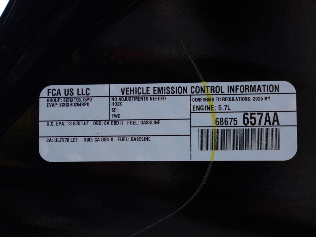 New 2025 Diamond Black Clear-Coat Exterior Paint Dodge R/T Blacktop image 30