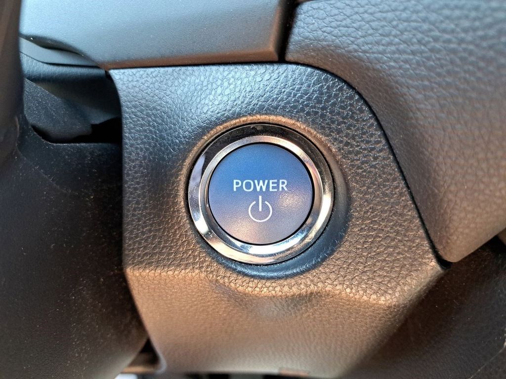 2022 Toyota RAV4 Hybrid XLE Premium photo 28
