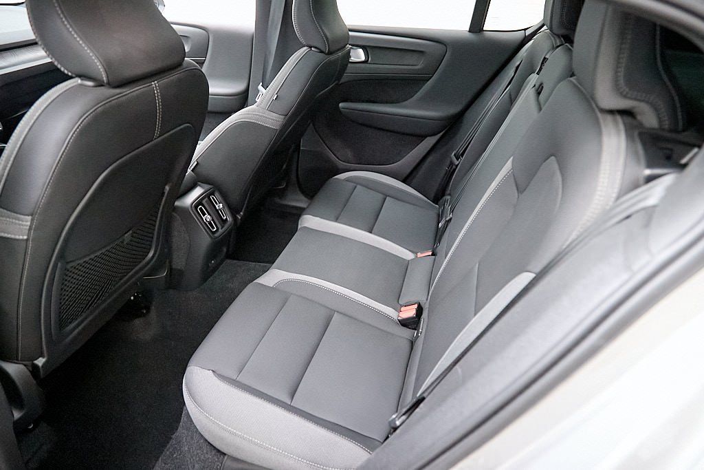 2023 VOLVO C40 - Image 21