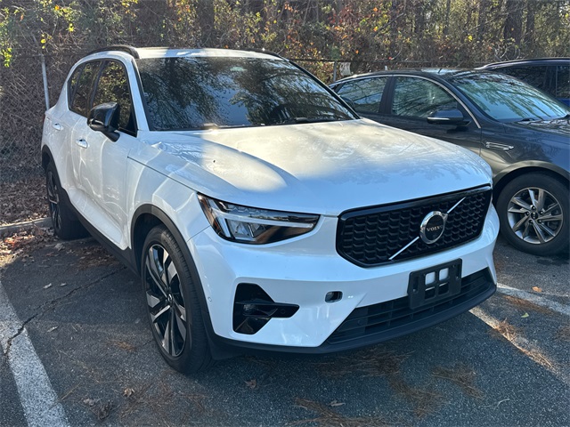 2023 Volvo XC40 Plus's photo